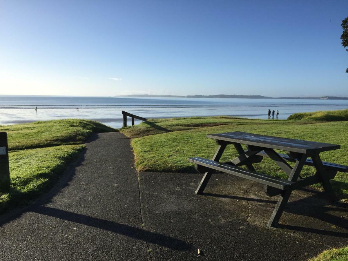 Orewa Beachfront Haven ภายนอก รูปภาพ