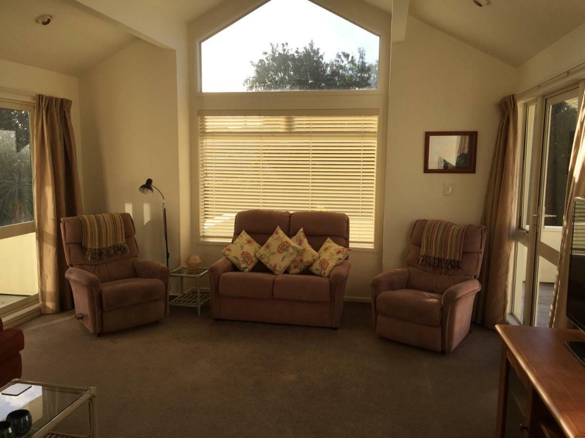 Orewa Beachfront Haven ภายนอก รูปภาพ